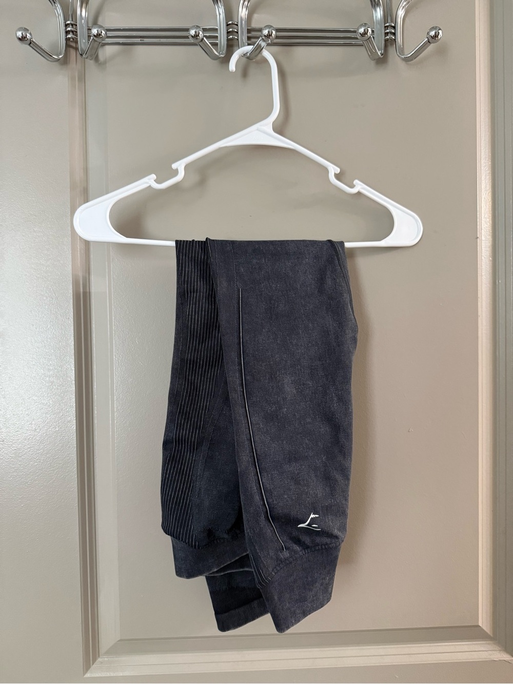 Gymshark Everyday Seamless Washed Leggings – Size M – New Without Tag – $20
